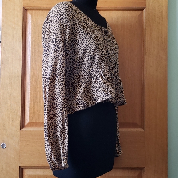 NWT Hollister Leopard Print Peplum Blouse - Picture 3 of 11